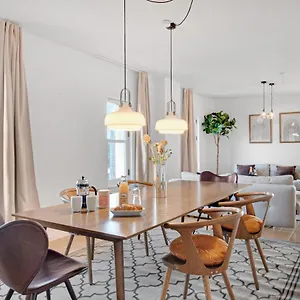 Sanders Haven - Lovely Two-bedroom In Historical Appartement